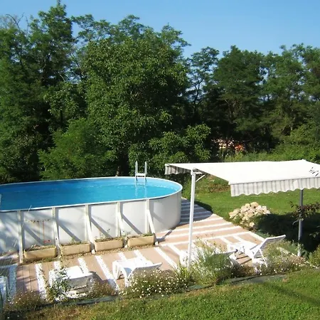 Alojamento de Acomodação e Pequeno-almoço D'hôtes Domaine D'en Baleux 3*